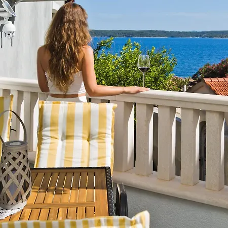 Kulic 25 Metara Od Plaze Br 1 * Zavala